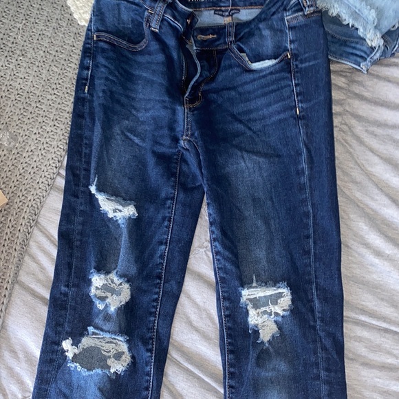 American Eagle Ripped Skinny Jeans - Picture 4 of 4